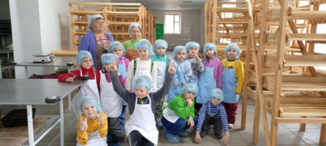 "Как хлеб на стол пришел?" "Как хлеб на стол пришел?".